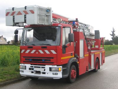 Vue d'ensemble - échelle pompiers - détecteur de lignes électriques aériennes haute tension