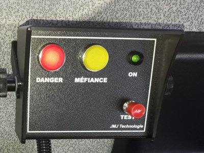 Boîtier de visualisation en cabine-détection de lignes électriques aériennes haute tension.