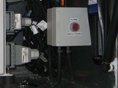Boîtier de visualisation extérieure-détection de lignes électriques aériennes haute tension PB1