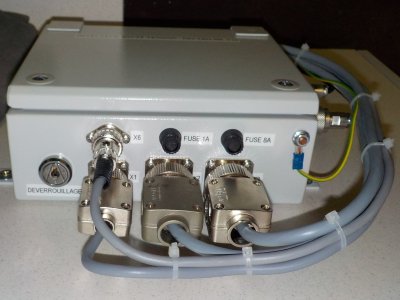 Boîtier Unité Centrale-détecteur lignes électriques aériennes haute tension pour mât télescopique