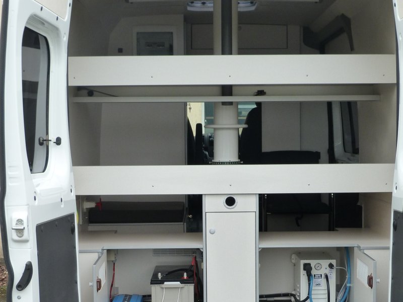 Aménagement électrique de véhicules de mesure-détecteur de lignes électriques aériennes haute tension